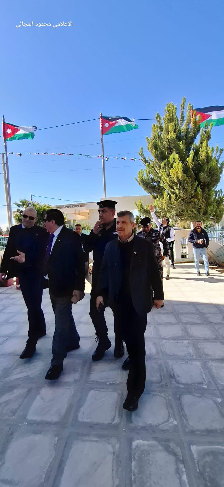 احتفالات لواء القصر برفع العلم.. حب وولاء