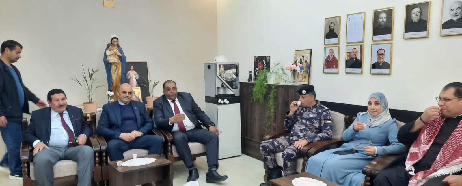 احتفالات لواء القصر برفع العلم.. حب وولاء