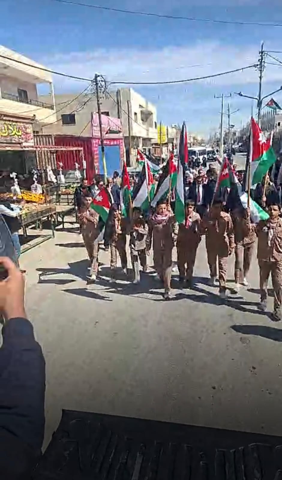 احتفالات لواء القصر برفع العلم.. حب وولاء