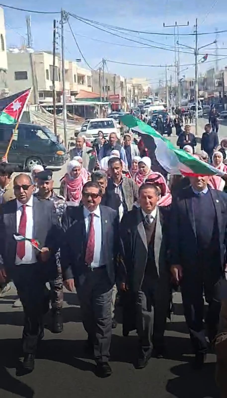 احتفالات لواء القصر برفع العلم.. حب وولاء