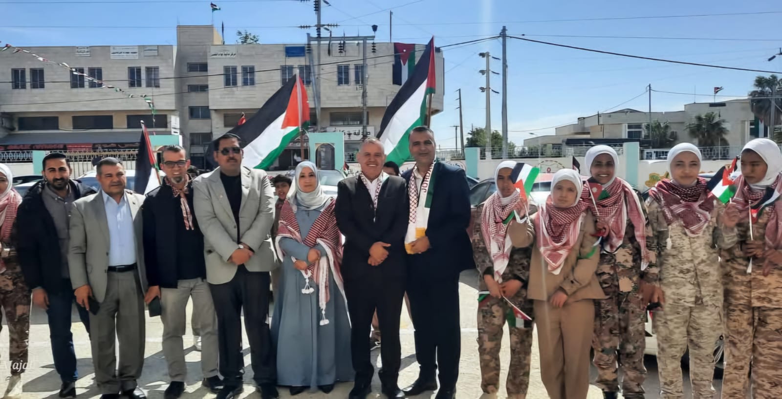 احتفالات لواء القصر برفع العلم.. حب وولاء