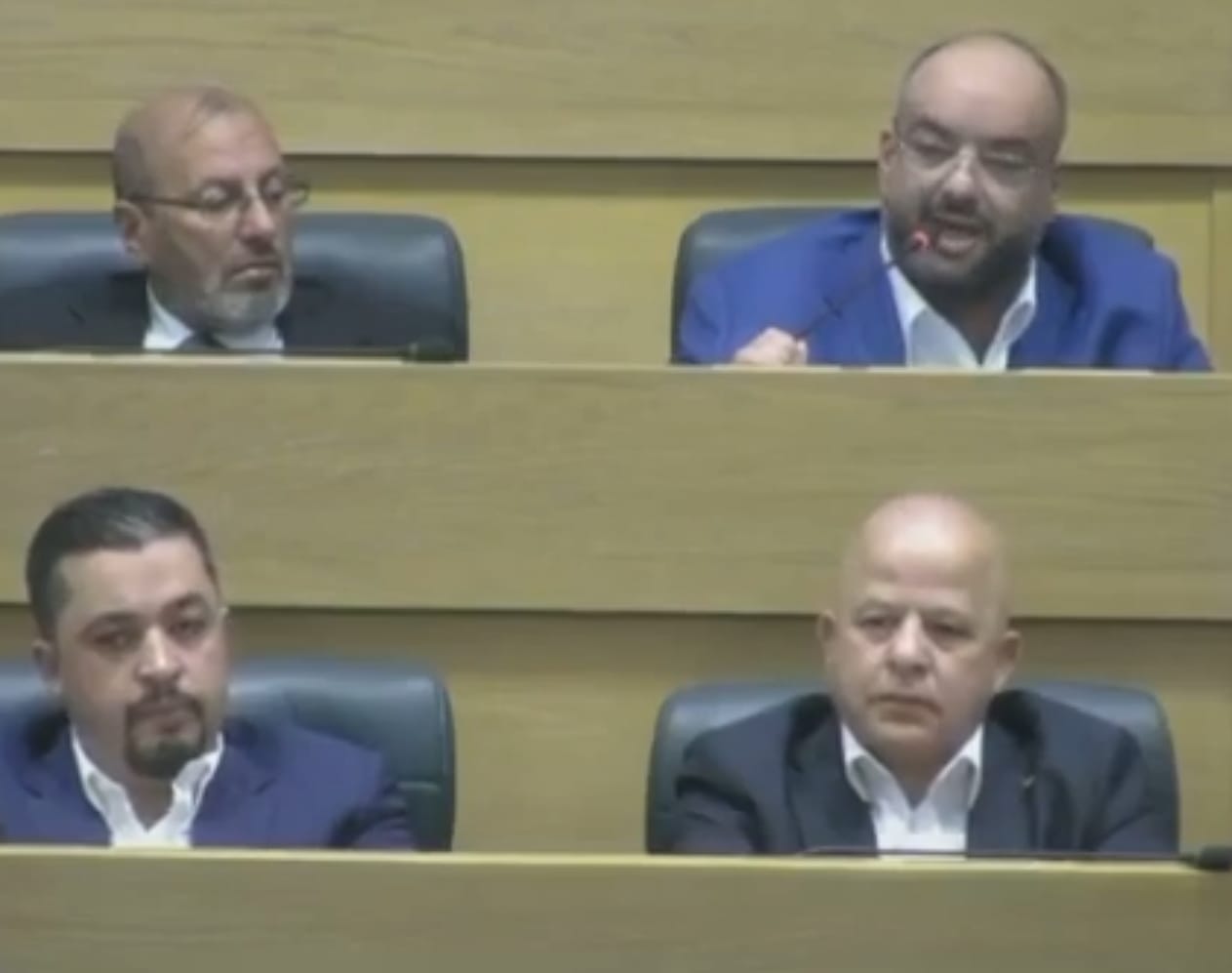 بالفيديو النائب الخشمان يتساءل عن طبيعة علاقة حزب العمل الإسلامي بجماعة الإخوان المسلمين المنحلة