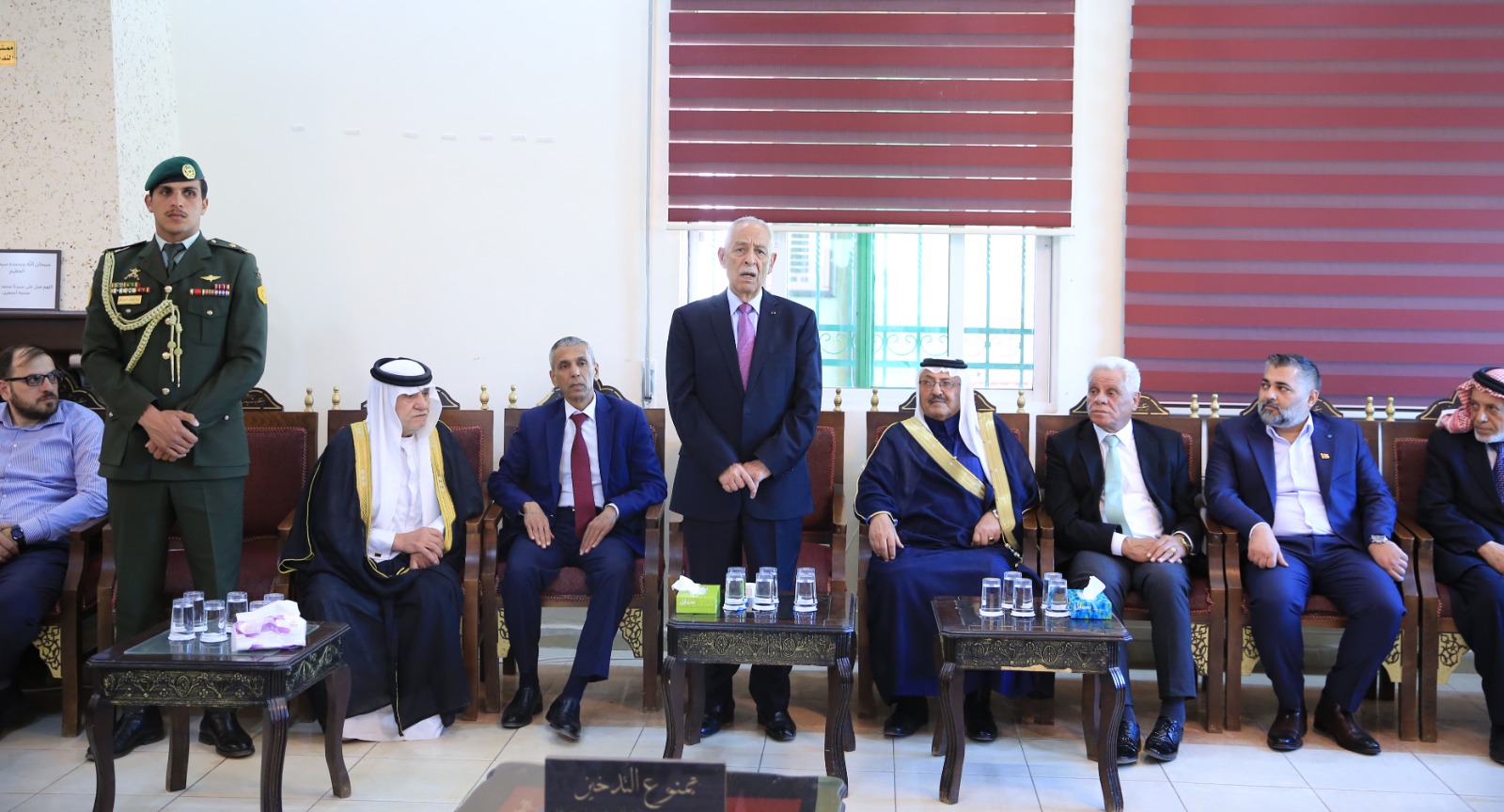 مندوبا عن الملك وولي العهد.. العيسوي يعزي عشيرتي الخرابشة والفاعوري