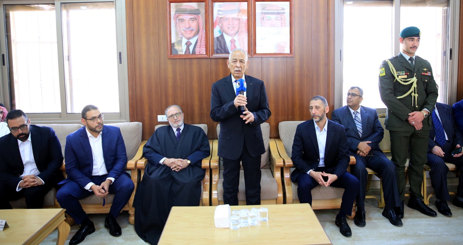 مندوبا عن الملك وولي العهد...العيسوي يعزي الصمادي وأبو الراغب