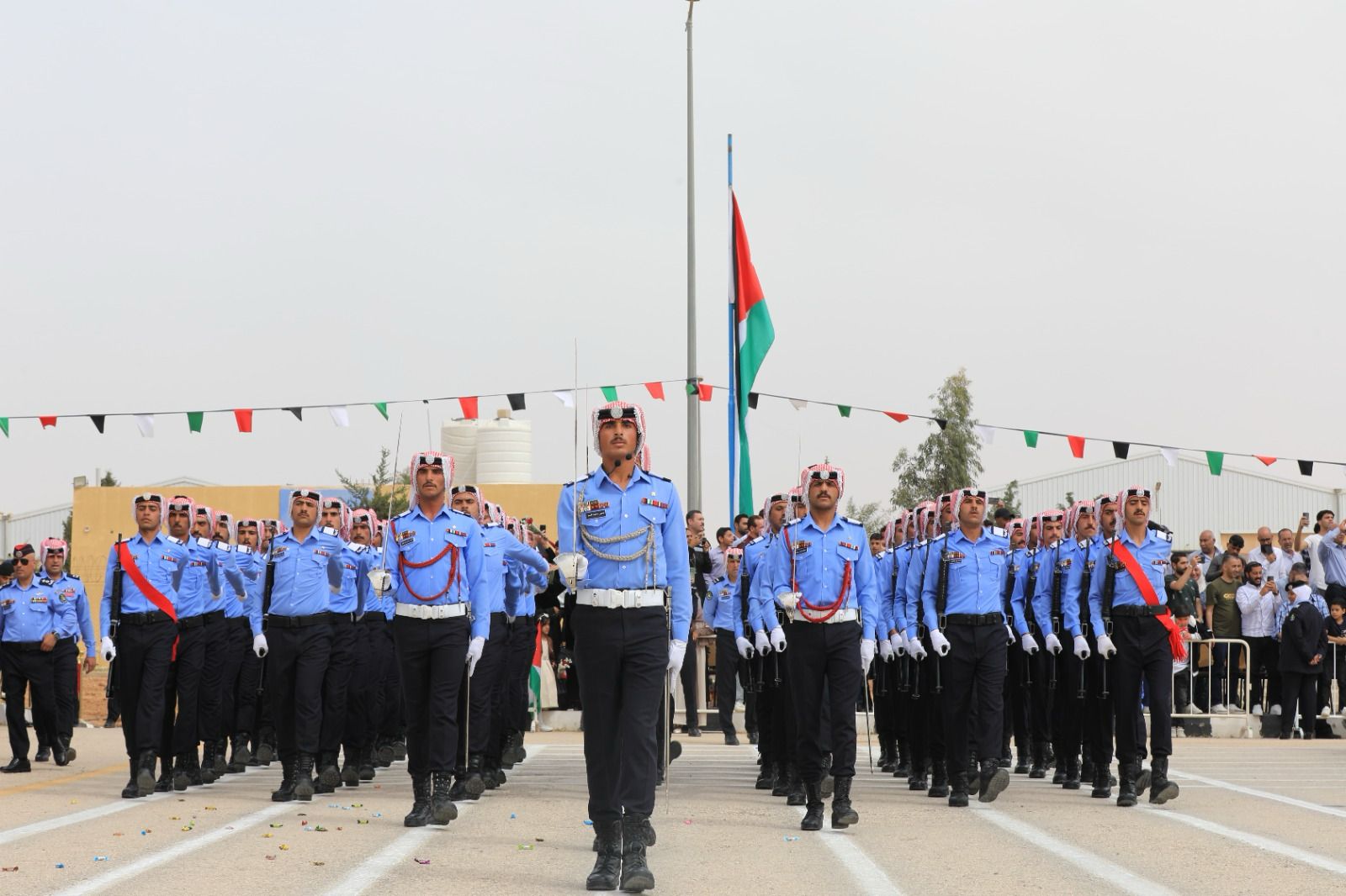 مدير الأمن العام يرعى حفل تخريج المستجدين في مدينة الملك عبدالله الثاني ابن الحسين التدريبية