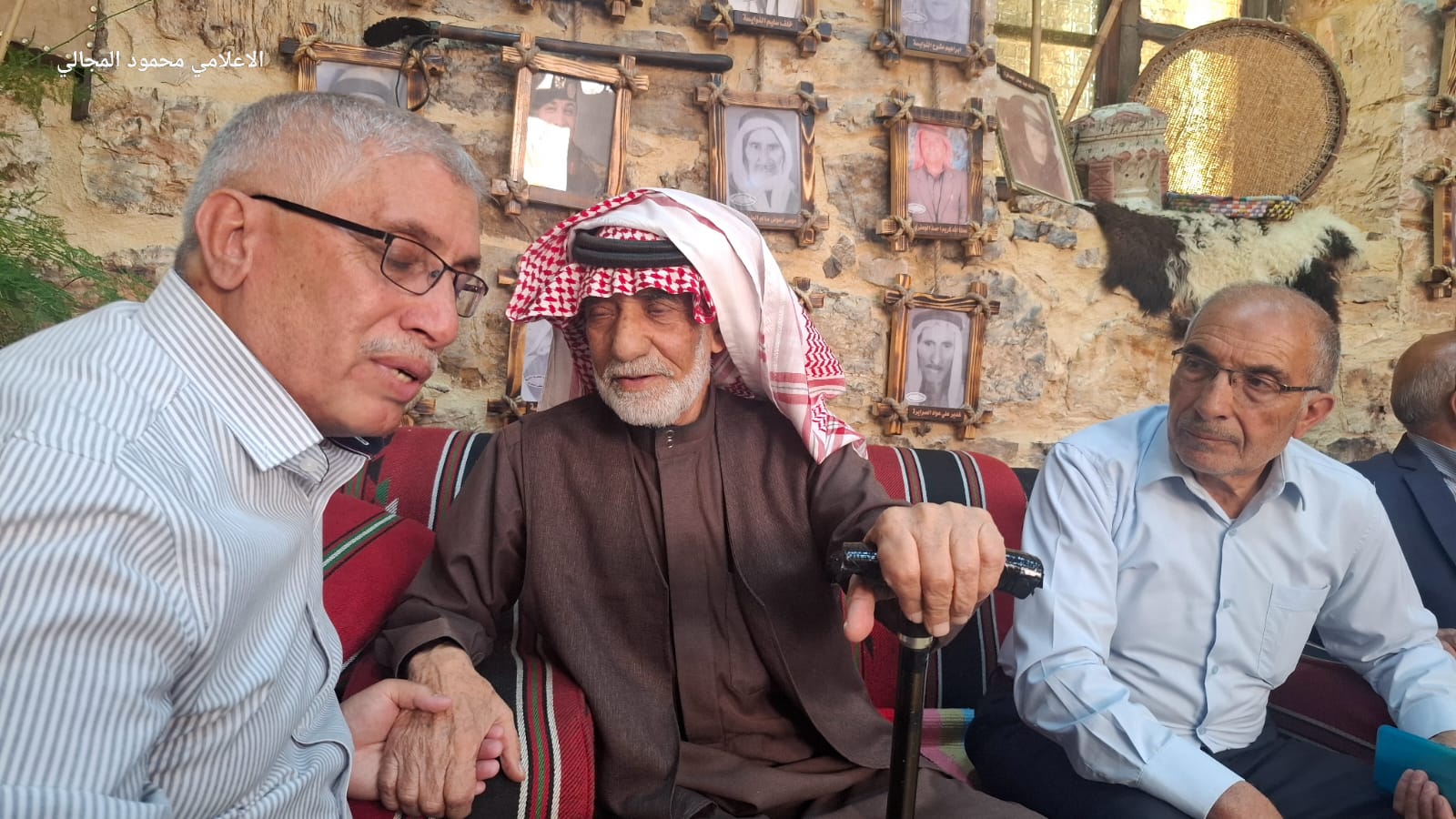 الحيصة يفتتح بازاراً خيرياَ بجمعية ربوع الجعفرية