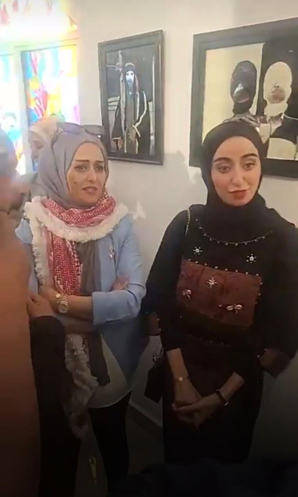 بالفيديو والصور .. العين الصرايرة يفتتح جاليري الكرك في الكرك 