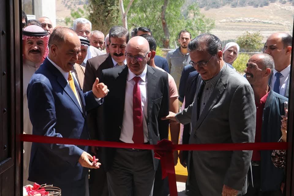 بالفيديو والصور .. العين الصرايرة يفتتح جاليري الكرك في الكرك 