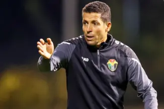 عموتة : لا يمكنني الحديث عن عرض المنتخب العراقي.. وعشت مع الأردن أجمل لحظاتي التدريبية