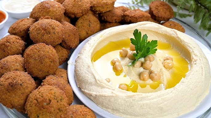 الفلافل والحمص.. وجبة الصباح المفضلة في المائدة الشرقية