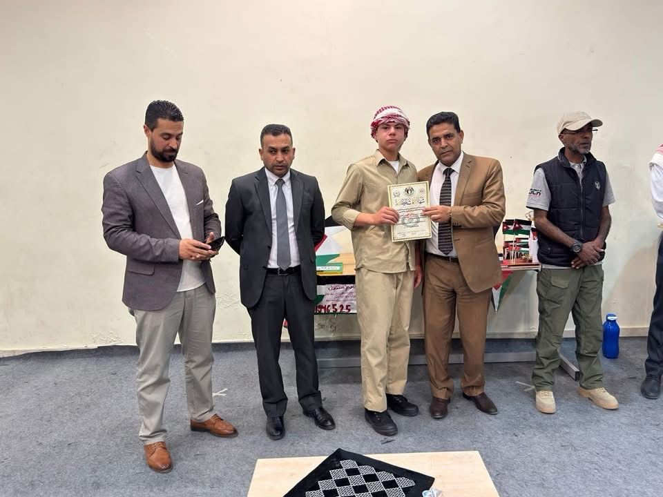 السلامات يرعى تخريج الفوج الثاني من طلبة “الجيش الشعبي” في مدرسة عبد المنعم رياض الأساسية الثانية للبنين