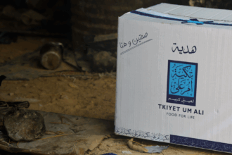 "عابر سبيل" يعود من جديد في تكية أم علي لتقديم وجبات ساخنة للمحتاجين