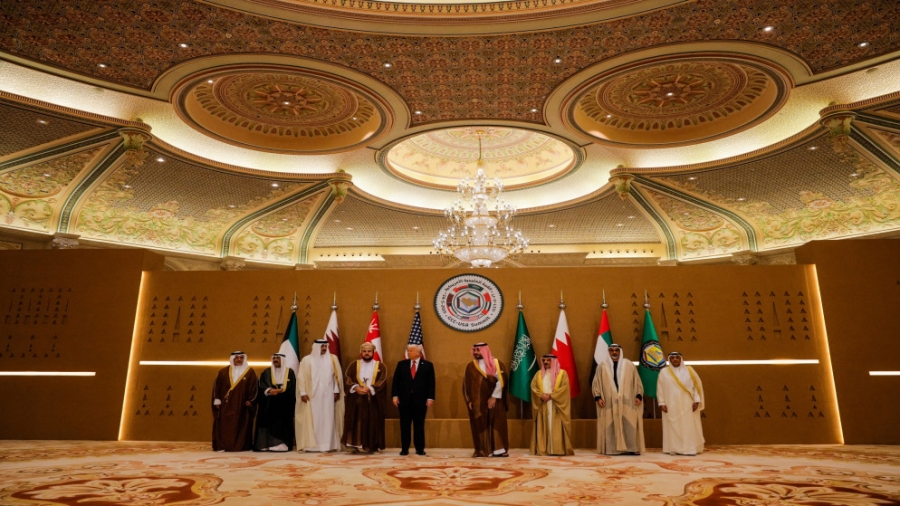 عاجل || انطلاق القمة الخليجية الأميركية في الرياض