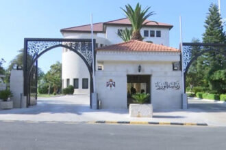 الحكومة تنهي مشاوراتها لتقديم مقترحات لتعديل نظام تنظيم البيئة الاستثمارية