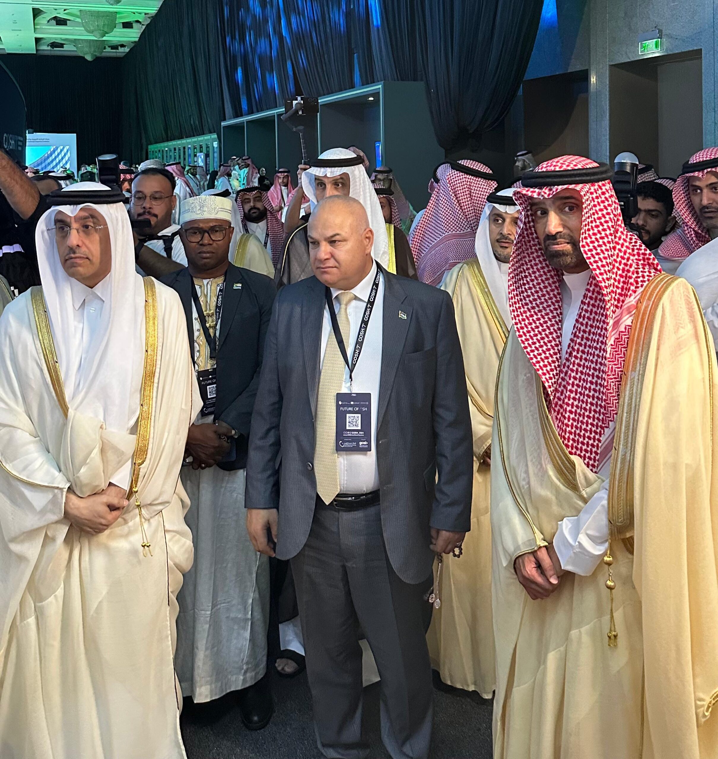 وزير العمل يشارك بالمؤتمر الدولي للسلامة والصحة المهنية في السعودية