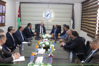 أمين عمان يزور عددا من النقابات المهنية