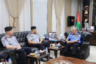 اللواء المعايطة يلتقي مدير الدفاع المدني الفلسطيني