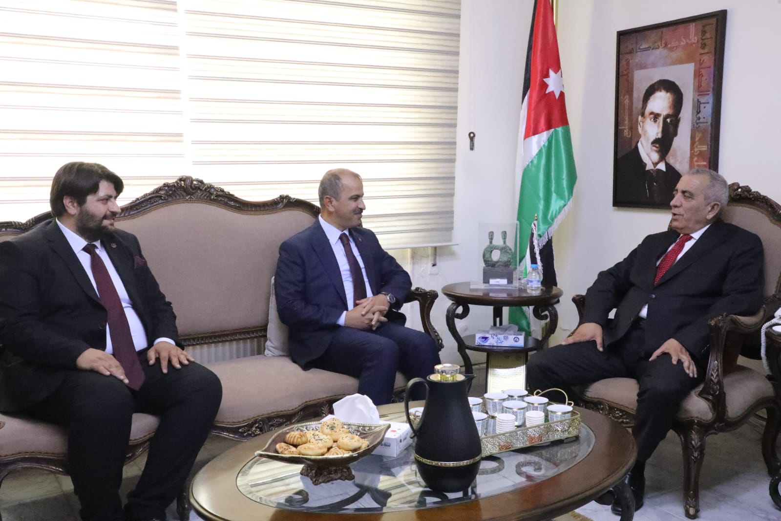 الرواشدة والسفير التركي يبحثان سبل تعزيز العلاقات الثنائية
