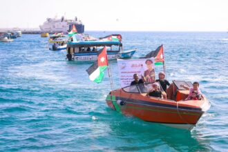مسيرة قوارب بحرية في محافظة العقبة احتفاء بعيد الاستقلال الـ79