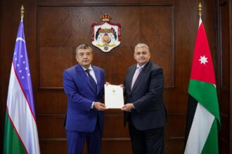 الخارجية تتسلم نسخة من أوراق اعتماد سفير أوزبكستان