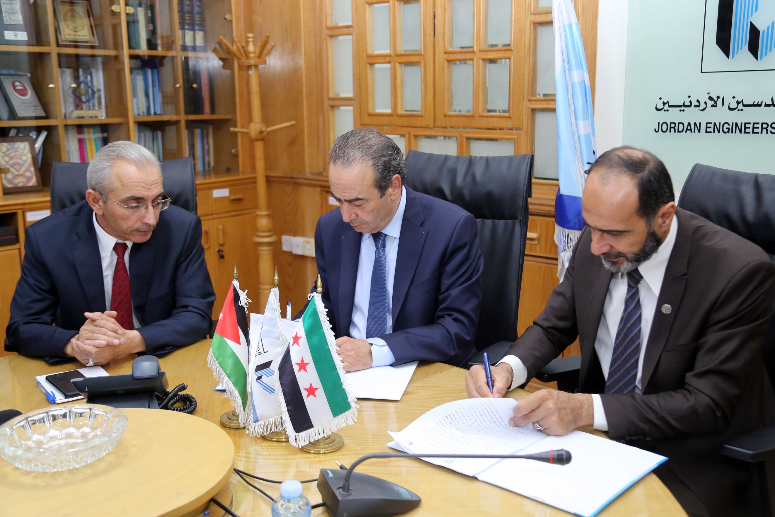 "المهندسين الأردنيين" توقع مذكرة تفاهم مع نظيرتها السورية لتعزيز التعاون وإعادة الإعمار