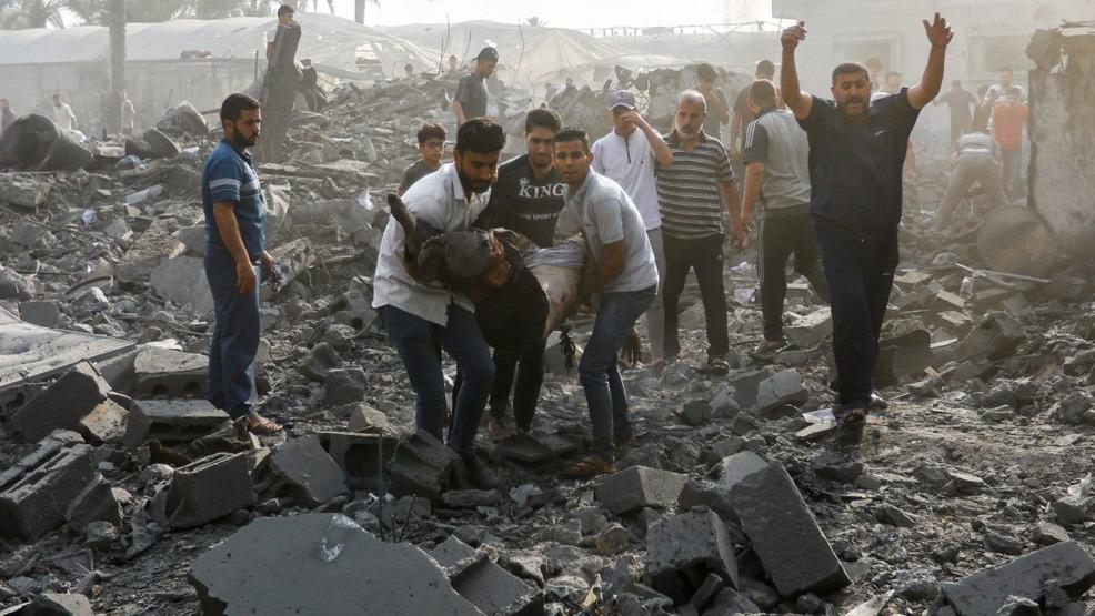 19 شهيدًا جراء قصف الاحتلال وسط وجنوب قطاع غزة