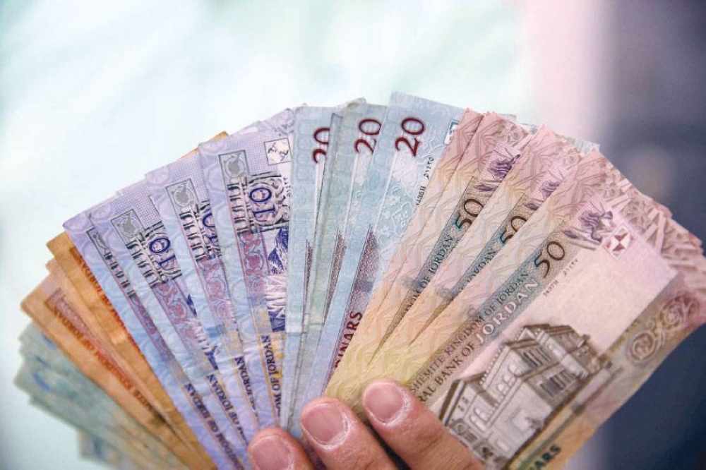 زيادة متوقعة بقيمة 4.8 دنانير على رواتب متقاعدي الضمان في أيار