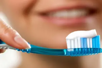 فرشاة الأسنان قد تنقذ قلبك...إهمال بسيط.. عواقب قاتلة!