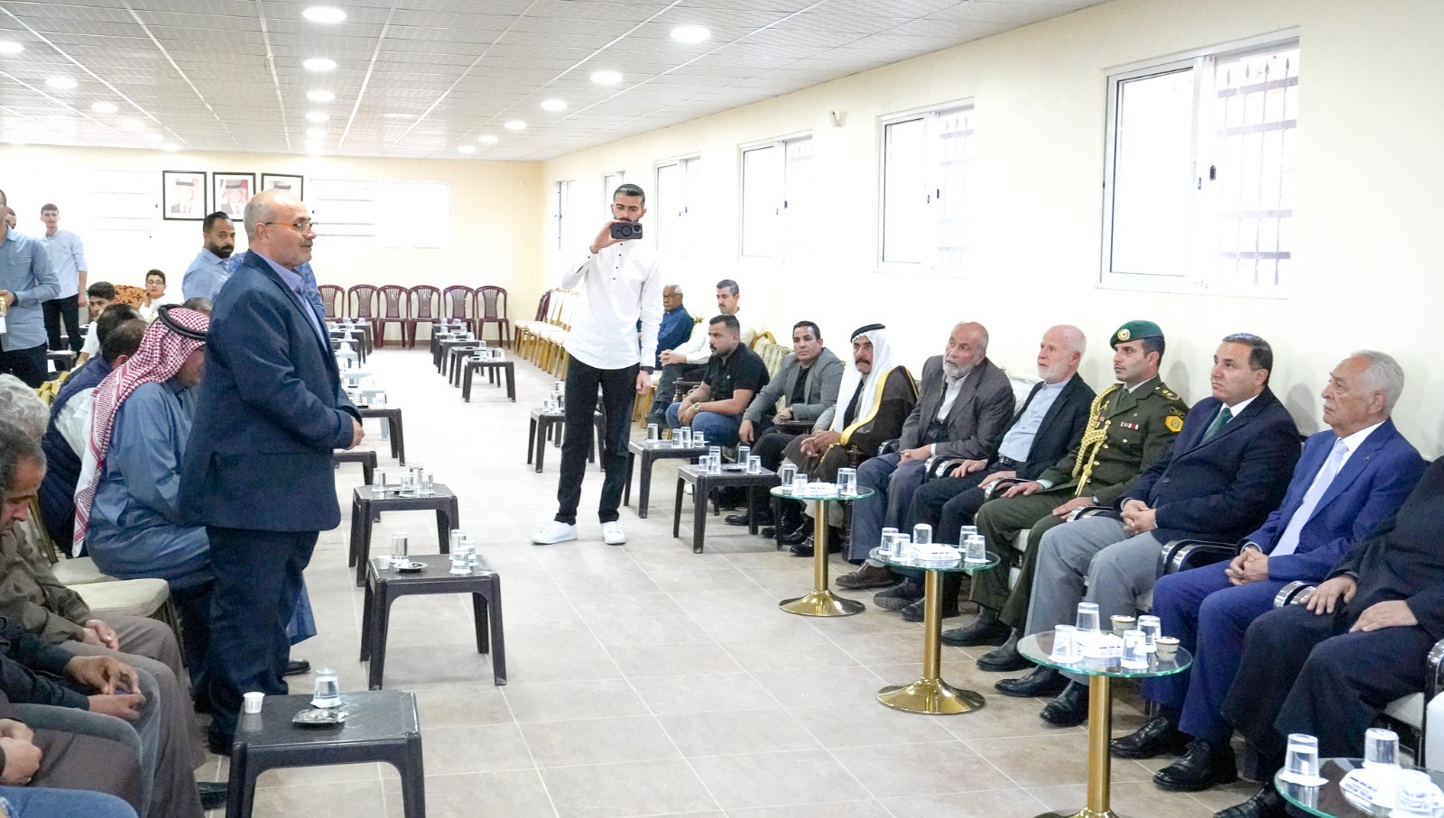 مندوبا عن الملك وولي العهد.. العيسوي يعزي عشائر الزيود وبني خالد والزين