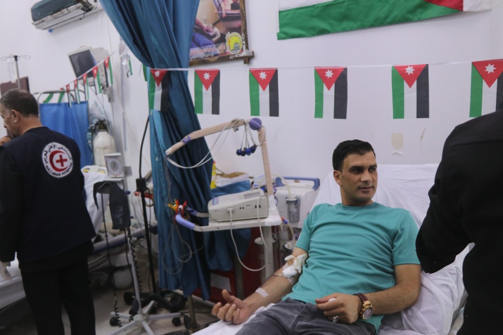 المستشفى الميداني الأردني/ 82 ينفذ حملة تبرع بالدم في غزة احتفاءً بعيد استقلال المملكة ال79