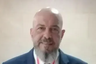 الدكتور أحمد الدحيات نقيباً للأطباء البيطريين