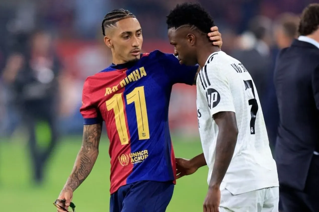 لقاء العمالقة.. كلاسيكو ناري بين برشلونة وريال مدريد يشعل صراع الليغا