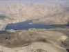 غرق فتيين في سد الموجب وإنقاذ أحدهما والبحث يكشف التفاصيل