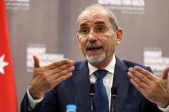 الصفدي: يجب على "إسرائيل" السماح للمنظمات التابعة للأمم المتحدة بتوزيع المساعدات