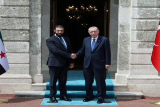 أردوغان يجري محادثات مع الشرع في إسطنبول