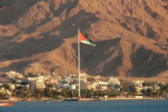 كان الله في عون اهل العقبه ...
