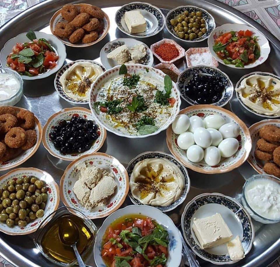 فطور الجمعة.. طقس يجمع العائلة على الألفة والبهجة