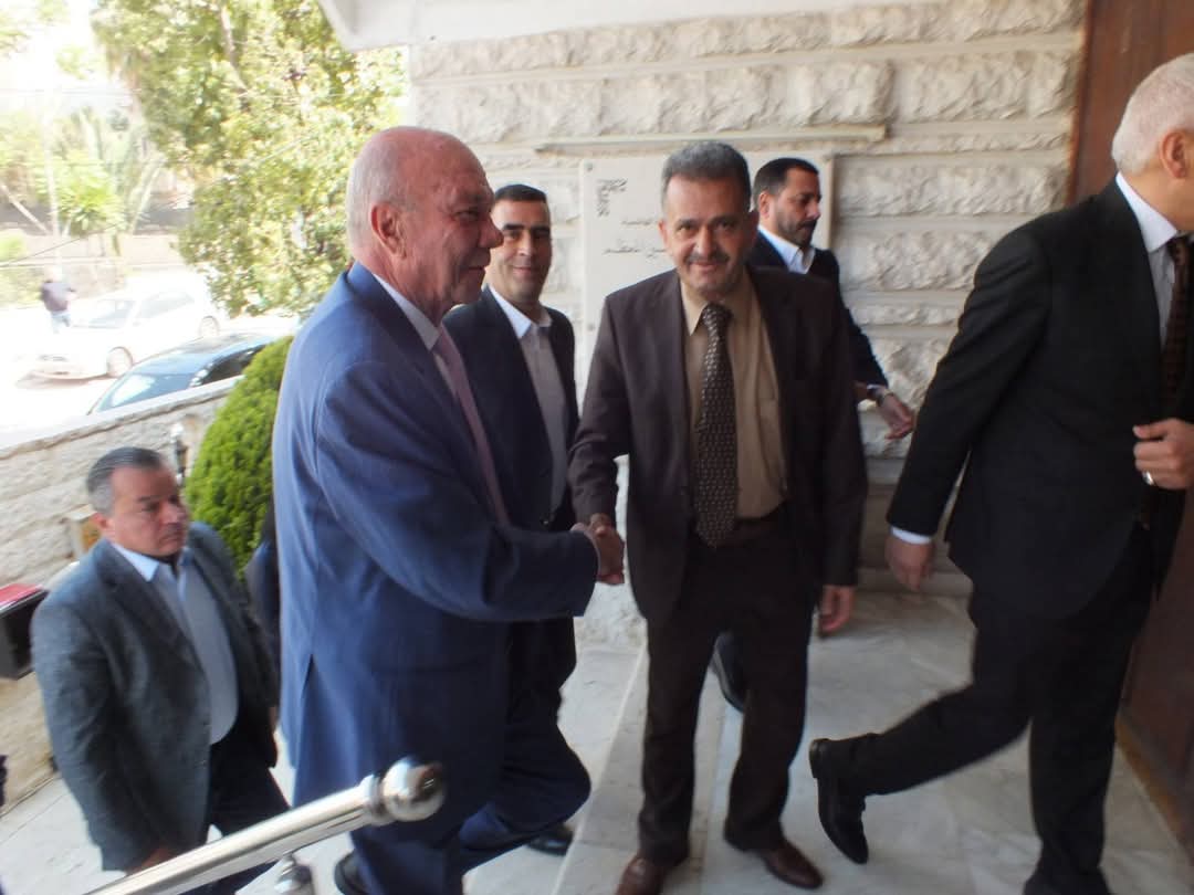 الفايز يزور نقابة الصحفيين ويهنئ المجلس الجديد