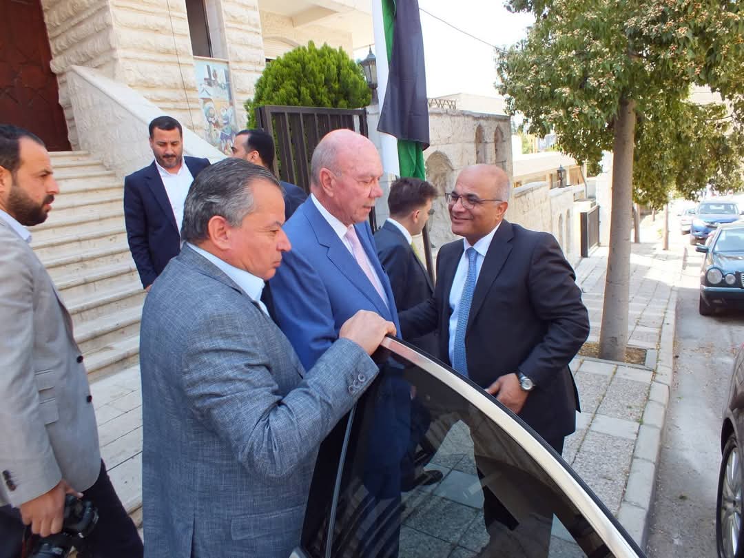 الفايز يزور نقابة الصحفيين ويهنئ المجلس الجديد