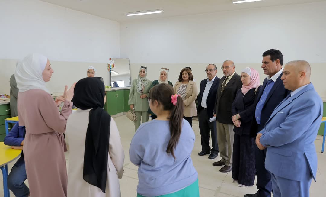 "التربية النيابية" تزور كلية لومينوس ومدرسة أم عبهرة