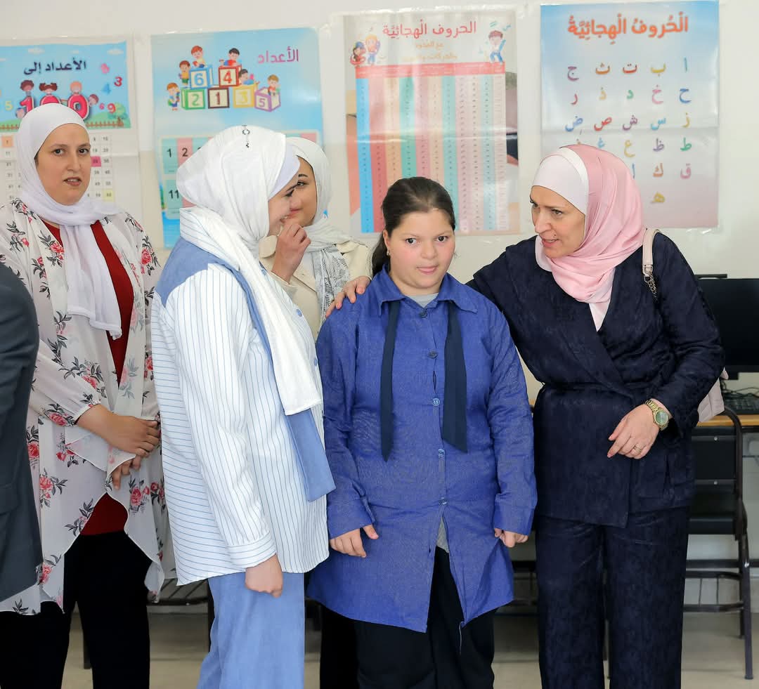 "التربية النيابية" تزور كلية لومينوس ومدرسة أم عبهرة