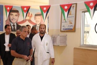 حسان يتفقد مركز الريشة الصحي ويوجه بتحسين خدماته وتزويده بالأجهزة اللازمة