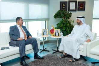 على هامش مشاركته في مؤتمر القادة البريديين الثاني في المنطقة العربية 2025 السرحان يلتقي رئيس هيئة تنظيم الاتصالات القطري