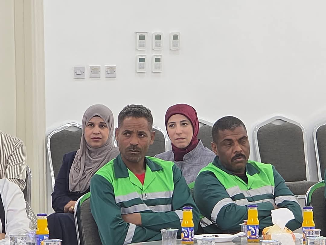 جمعية شهداء مؤتة تكرم عمال الوطن في بلدية الكرك