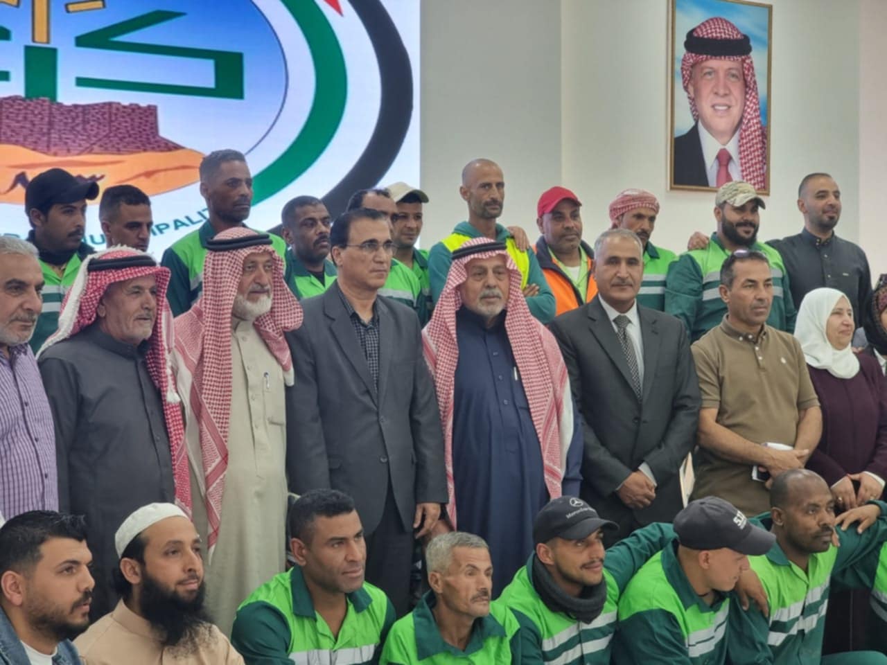 جمعية شهداء مؤتة تكرم عمال الوطن في بلدية الكرك