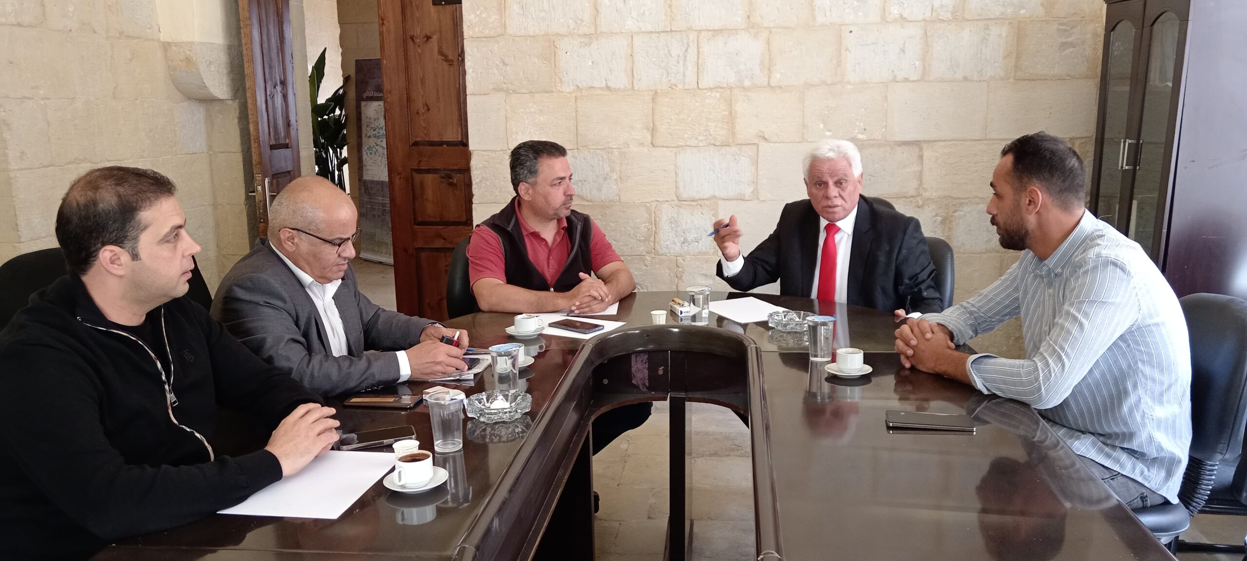 بلدية السلط الكبرى توفر 327 ألف دينار بتحويل الإنارة إلى نظام "LED