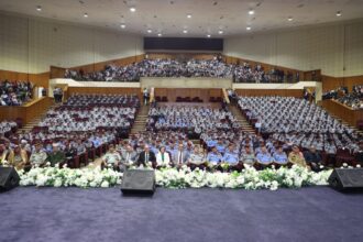 مدير الامن العام يرعى تخريج طلبة كلية الدفاع المدني