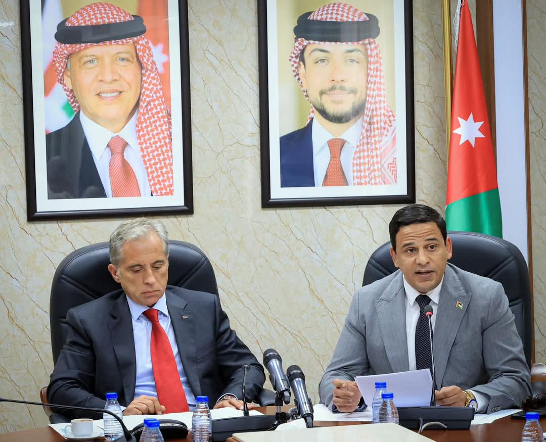 أبو هنية يلتقي رئيس الوزراء ويطالب بتأسيس صندوق وطني للتمويل الصناعي