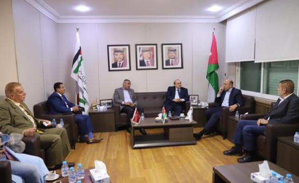 بالصور... حزب البناء الوطني يزور الهيئة الخيرية الهاشمية
