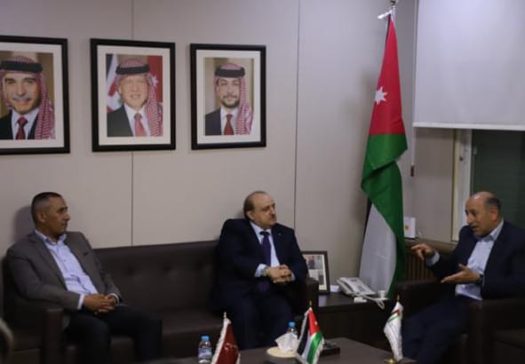 بالصور... حزب البناء الوطني يزور الهيئة الخيرية الهاشمية